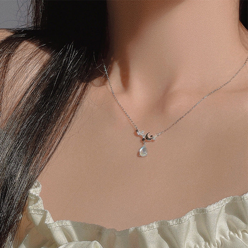 Damen elegante Halskette mit funkelndem Mond- und Sternenanhänger Shop Nory