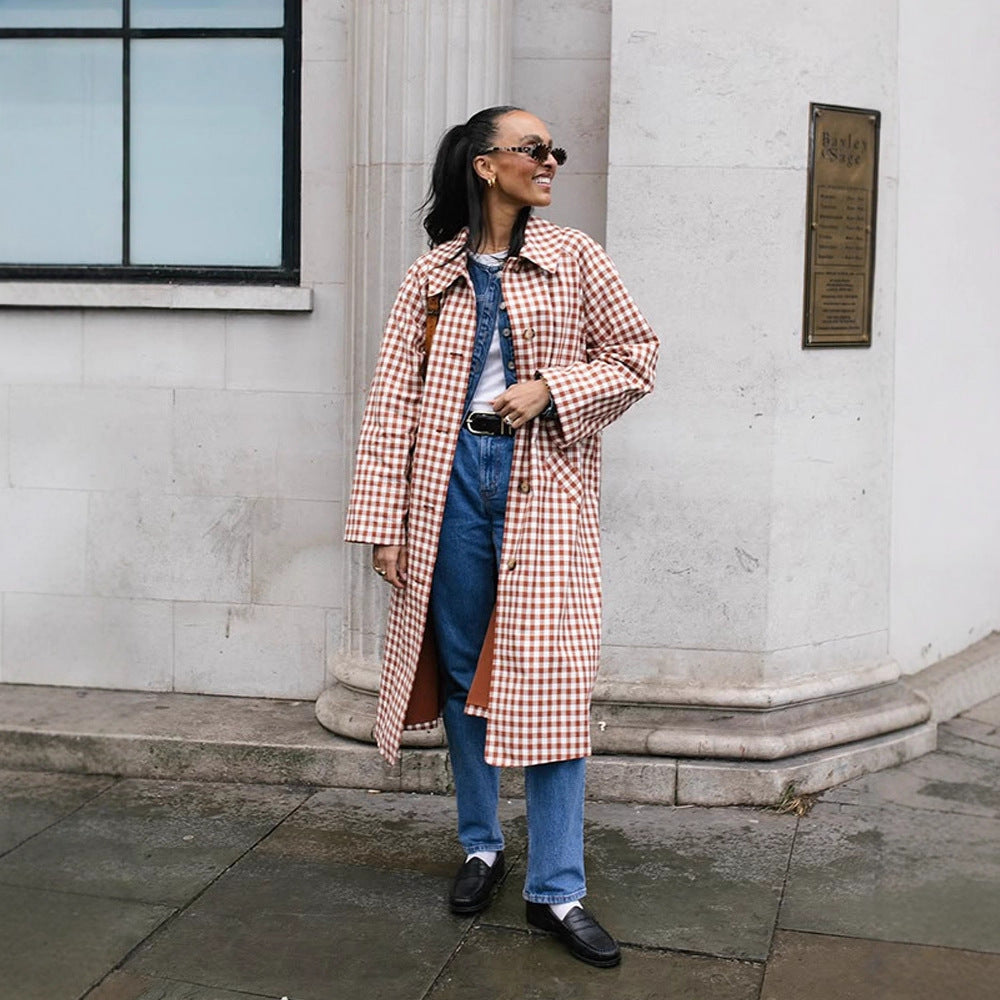 Damen Karo-Trenchcoat mittellang mit Knopfleiste und kontrastgefütterten Manschetten Shop Nory