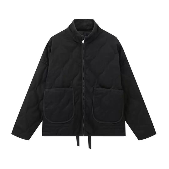 Herren nan gesteppte Übergangsjacke mit Stehkragen, zwei aufgesetzten Rundtaschen und Kordelzugsaum Shop Nory