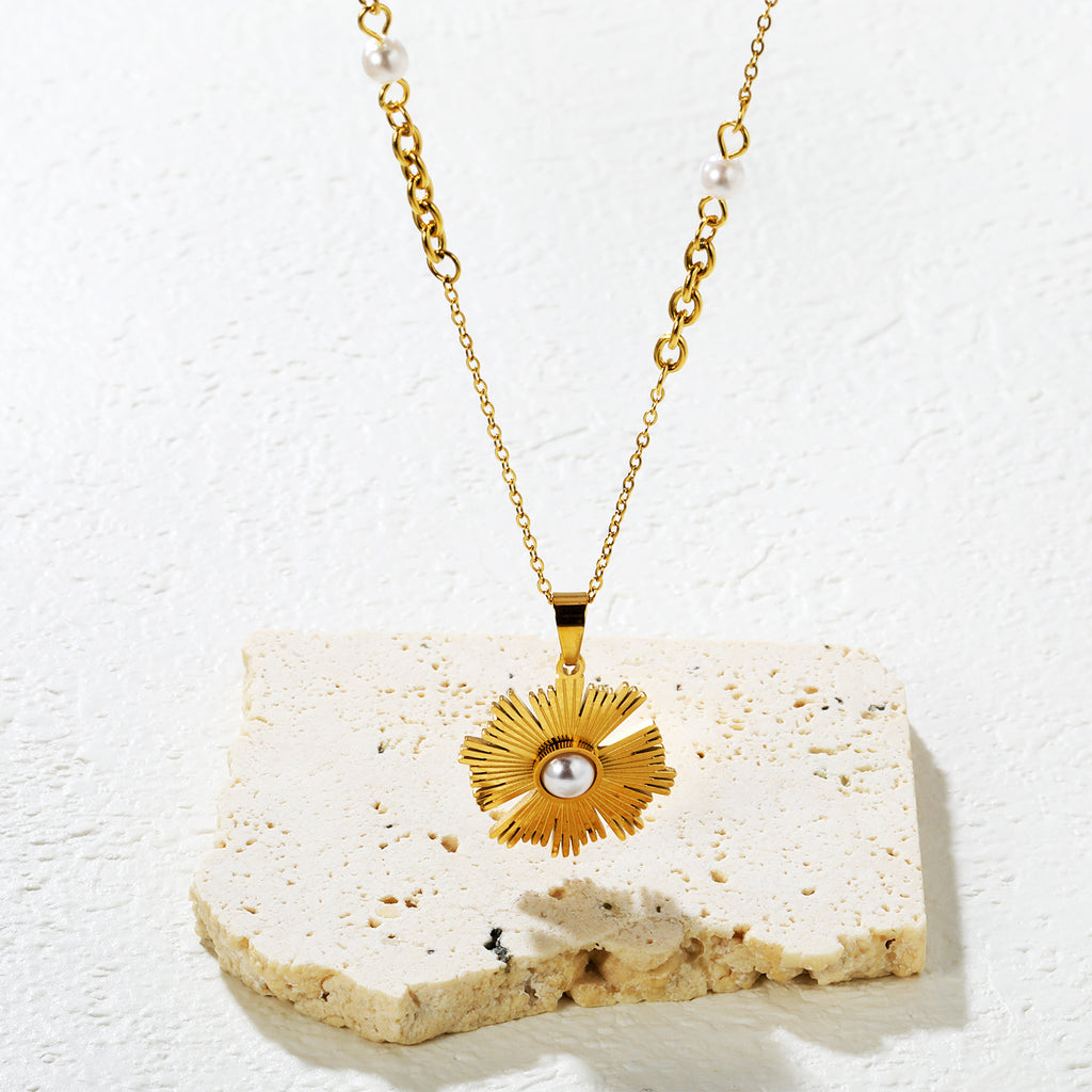 Damen Halskette mit funkelndem Anhänger im floralen Design Shop Nory