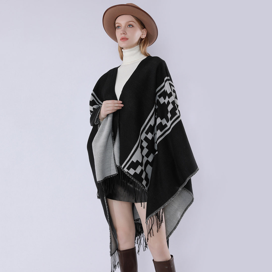 Damen Oversize-Cape mit geometrischem Jacquard, Fransensaum und Wendefunktion Shop Nory