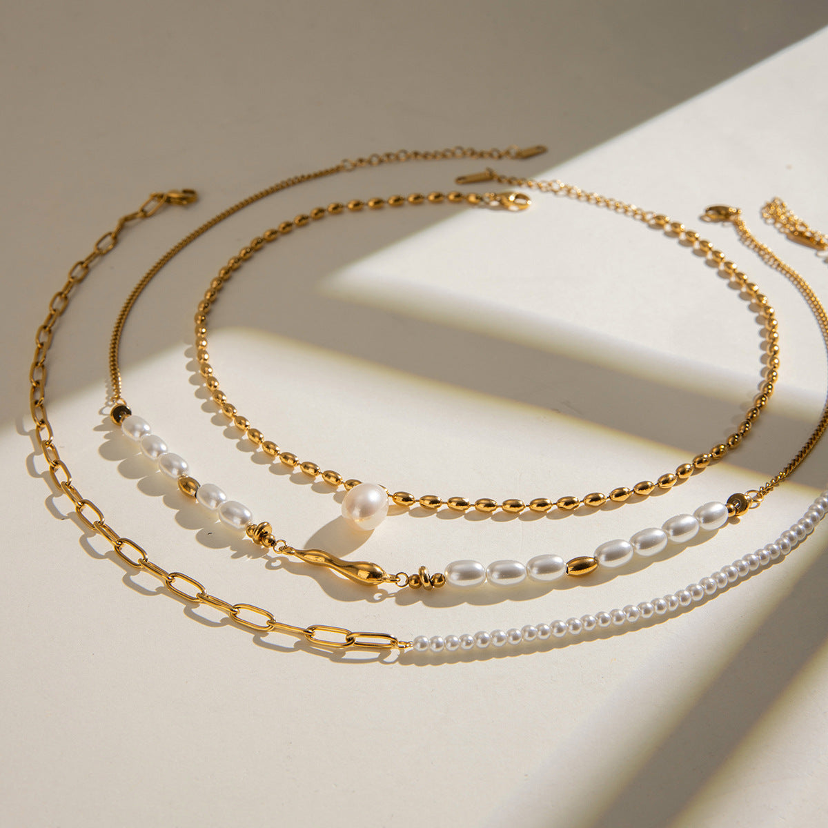 Damen Halskette mit feinem Perlenanhänger und hypoallergener Edelstahlverarbeitung Shop Nory