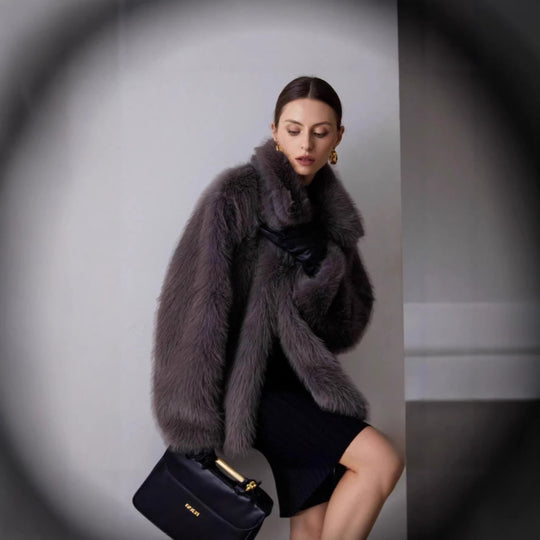 Damen Kurze Boxy‑Kunstpelzjacke mit extraweichem Hochflor und voluminösem Schalkragen Shop Nory