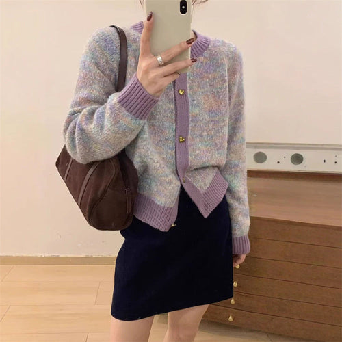 Damen kuschelige Strickjacke mit Herzknöpfen und kontrastierenden Rippdetails
