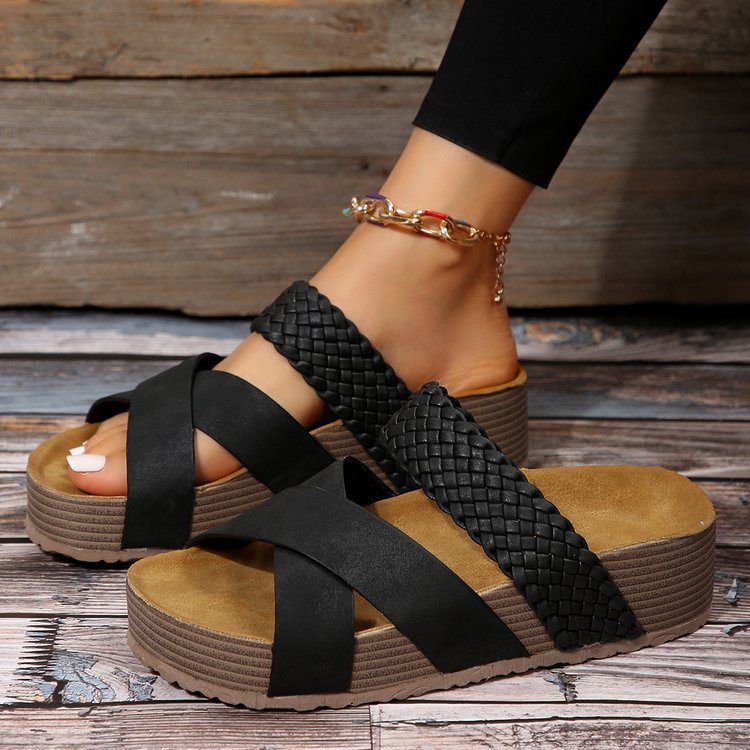 Damen Plateau-Pantolette mit geflochtenen Riemen, gekreuzter Zehenpartie und ergonomischer Keilsohle Shop Nory