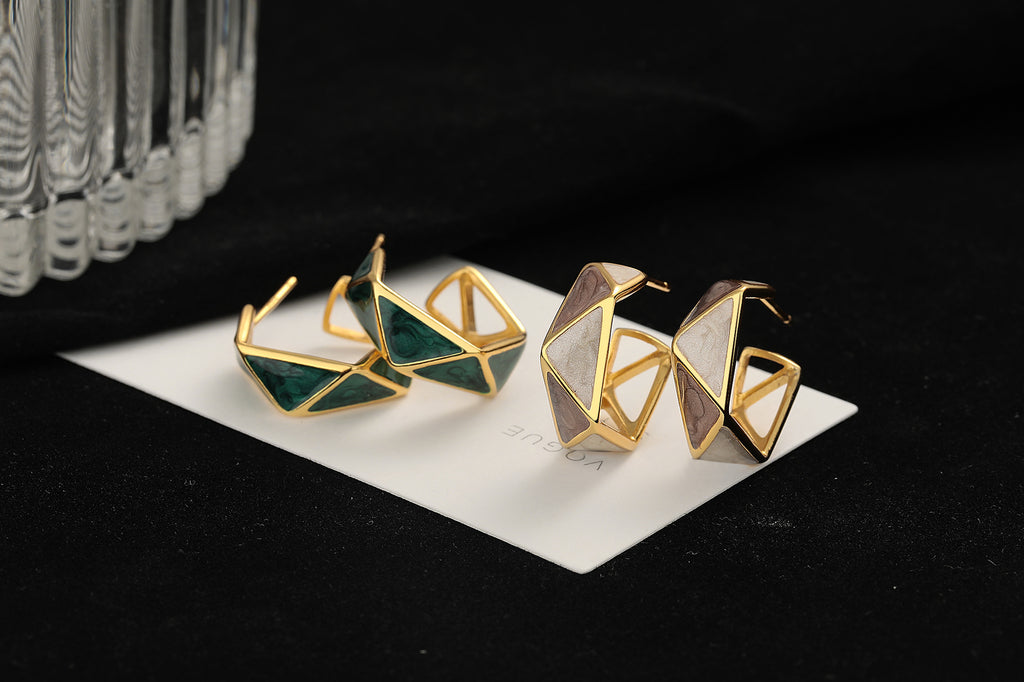Damen Ohrringe mit modernem, geometrischem Design und elegantem Goldfinish Shop Nory