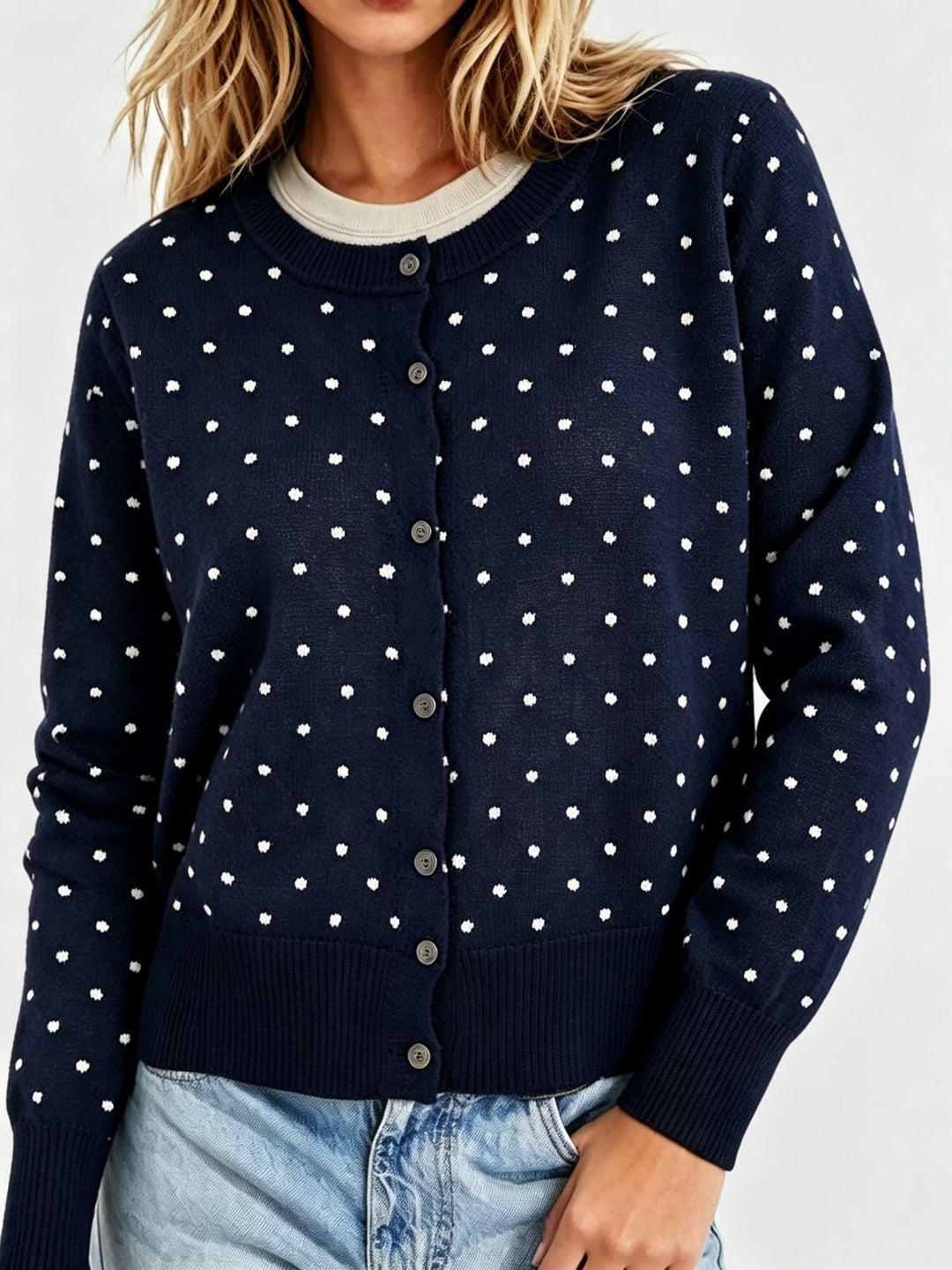 Damen Gepunktete Feinstrick-Cardigan mit Rundhals und Rippbündchen Shop Nory