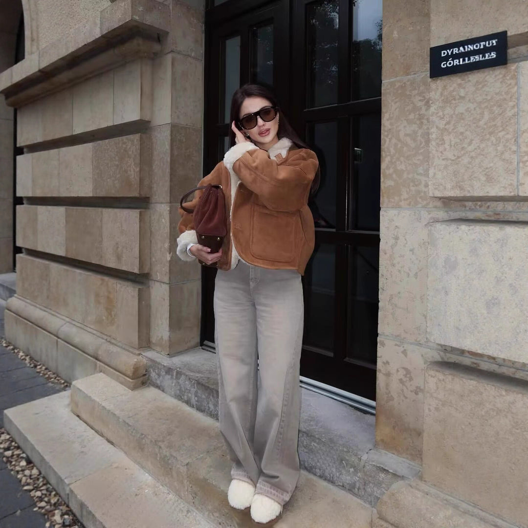 Damen Kurzjacke im Lammfell‑Look mit hohem Stehkragen und aufgesetzten Taschen Shop Nory
