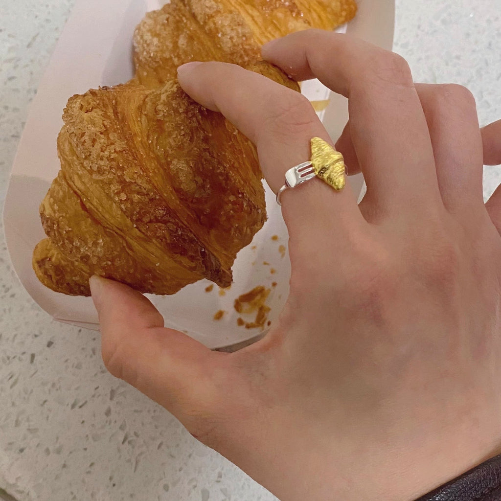 Damenring im Croissant-Design mit polierter Silberfassung Shop Nory