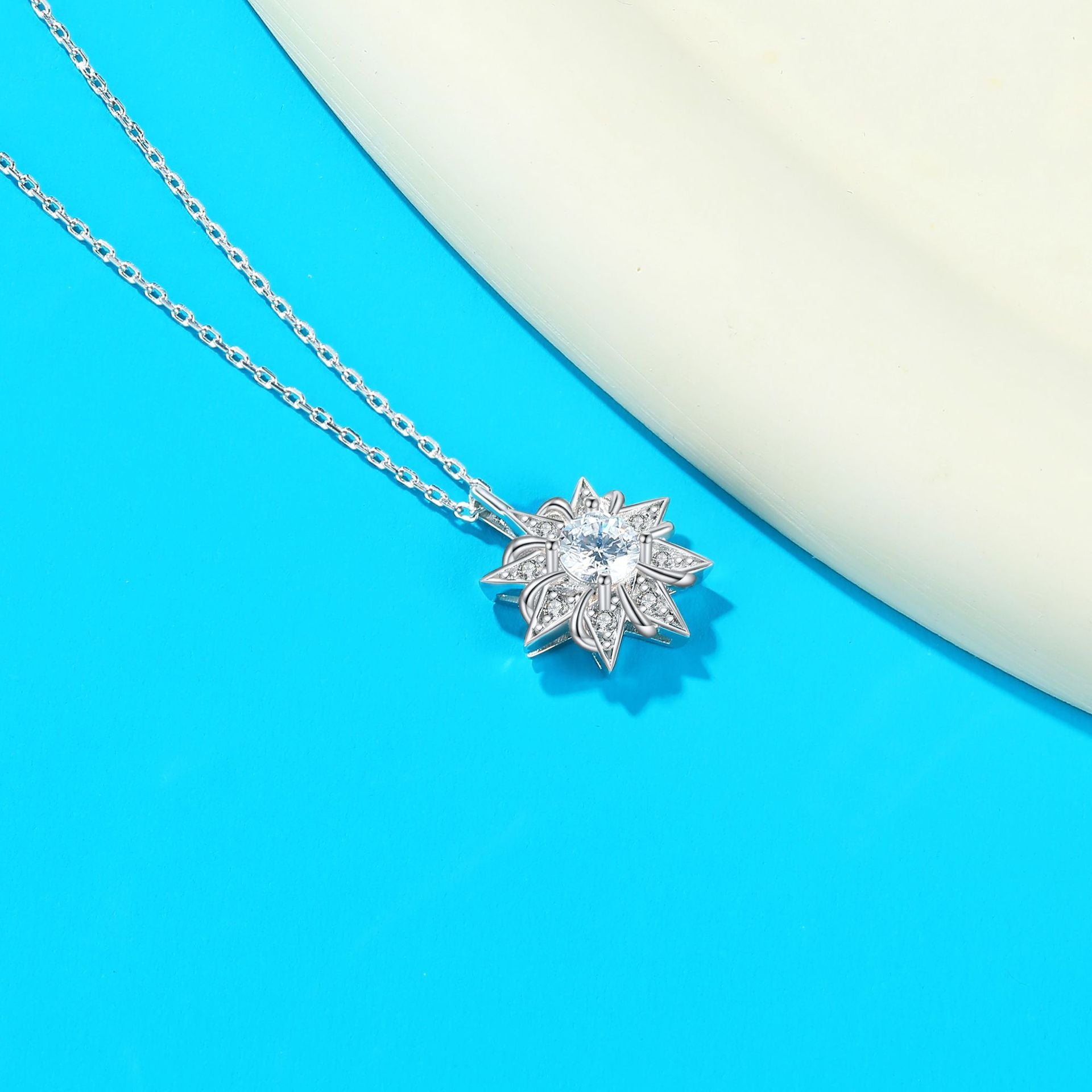 Damen Anhänger mit elegantem Sternen-Design und funkelndem Kristall Shop Nory