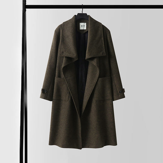 Damen Eleganter langer Wollmix-Cocoon-Mantel mit überlappendem Schalkragen und aufgesetzten Taschen Shop Nory