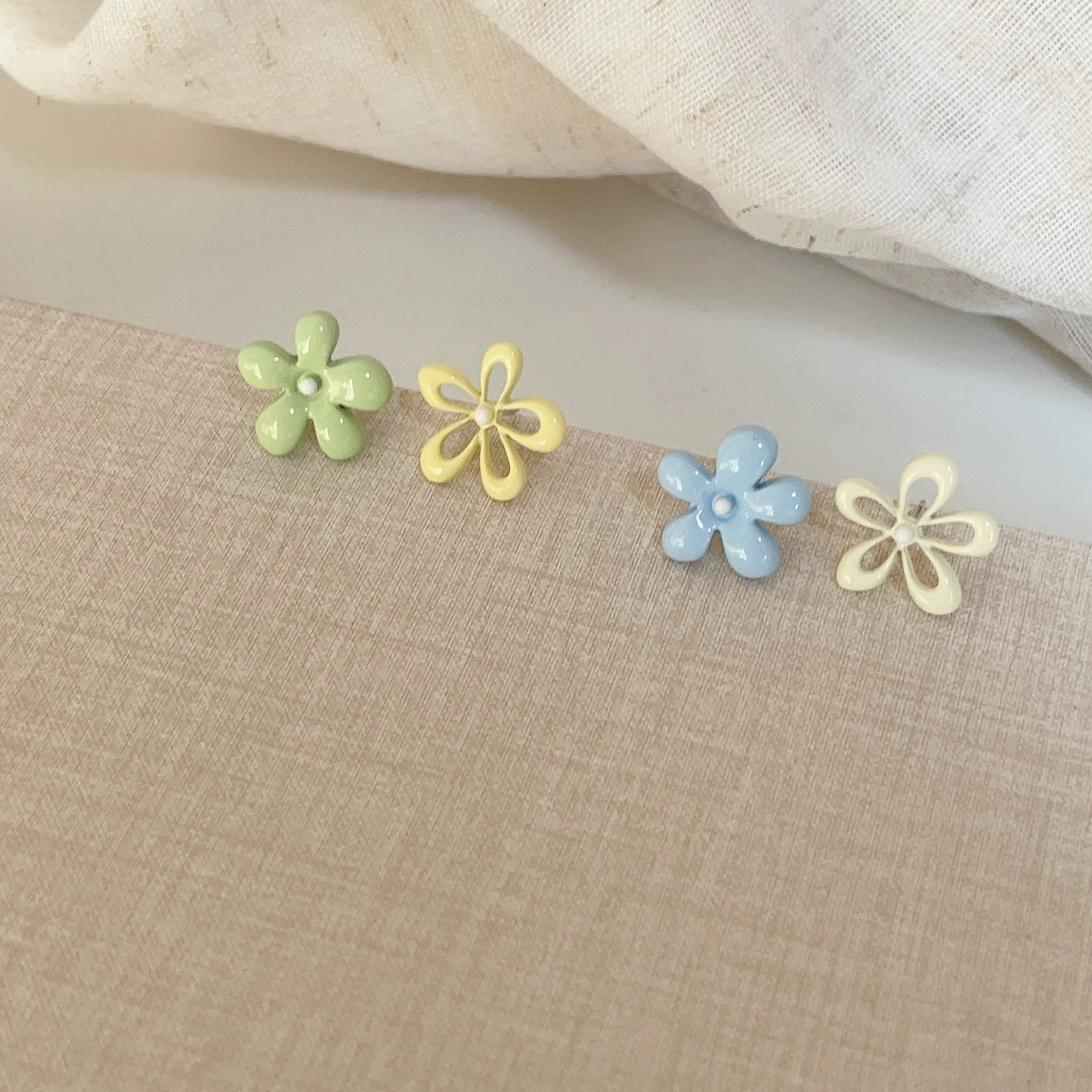 Damen Ohrringe mit charmantem Blumenmotiv aus hochwertigem Material Shop Nory