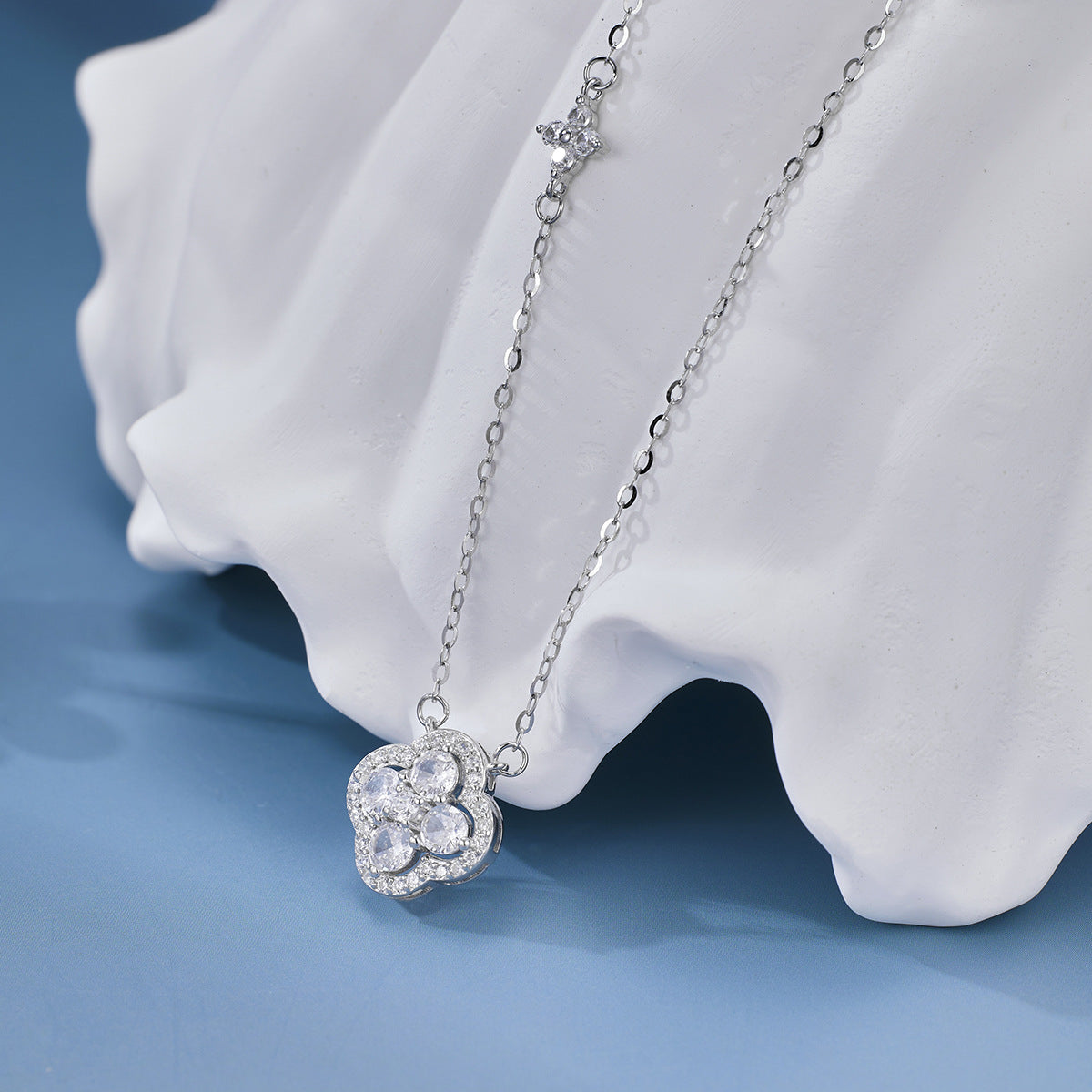 Damen Halskette mit floralen Kristallelementen Shop Nory