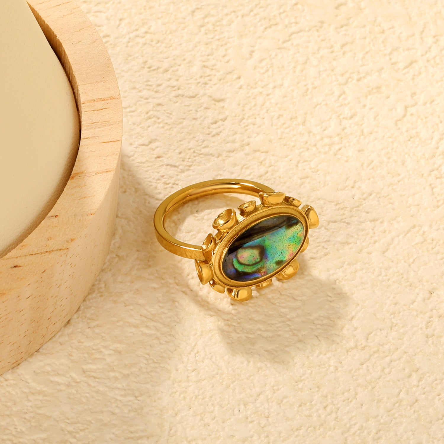Damen Ring mit kunstvollem Muscheldesign und hochwertigem Innenstein Shop Nory