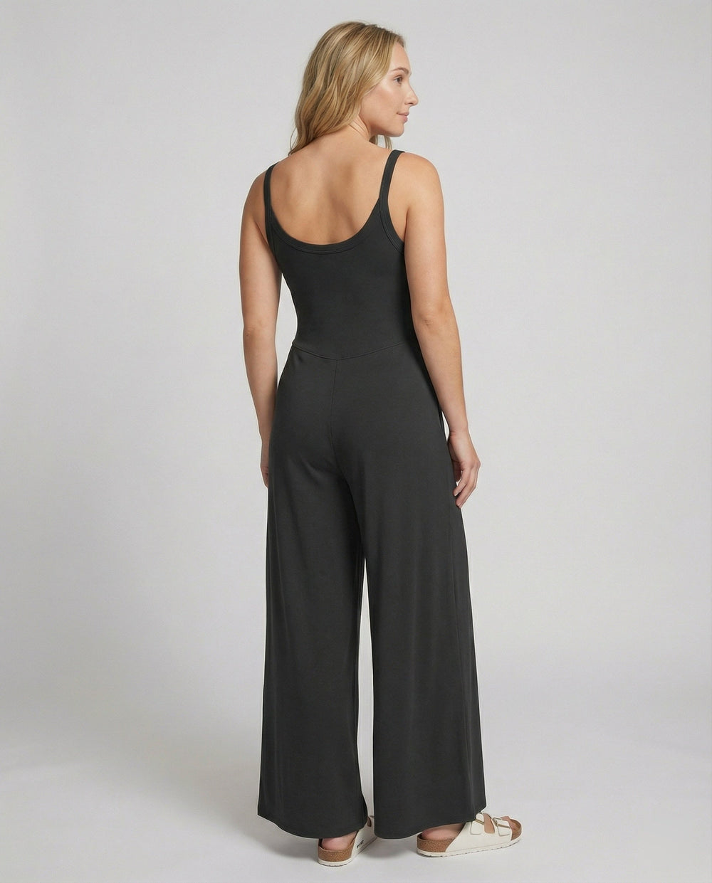 Damen eleganter Jumpsuit mit weitem Bein und komfortablem Schnitt