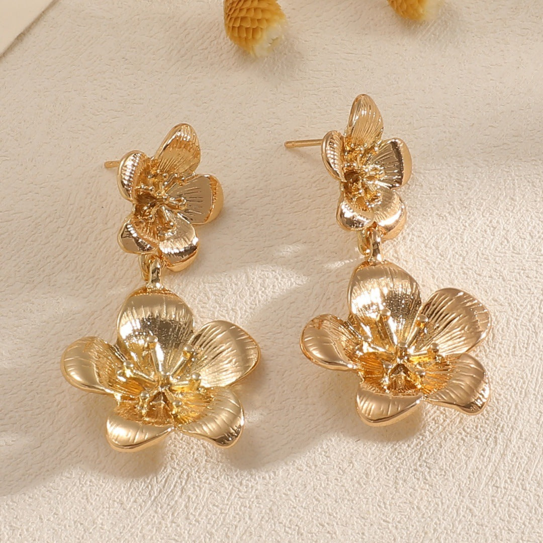 Damen Ohrringe im eleganten Blumendesign Shop Nory