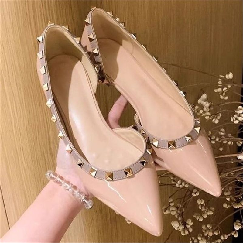 Damen spitze Pumps mit dekorativen Nieten