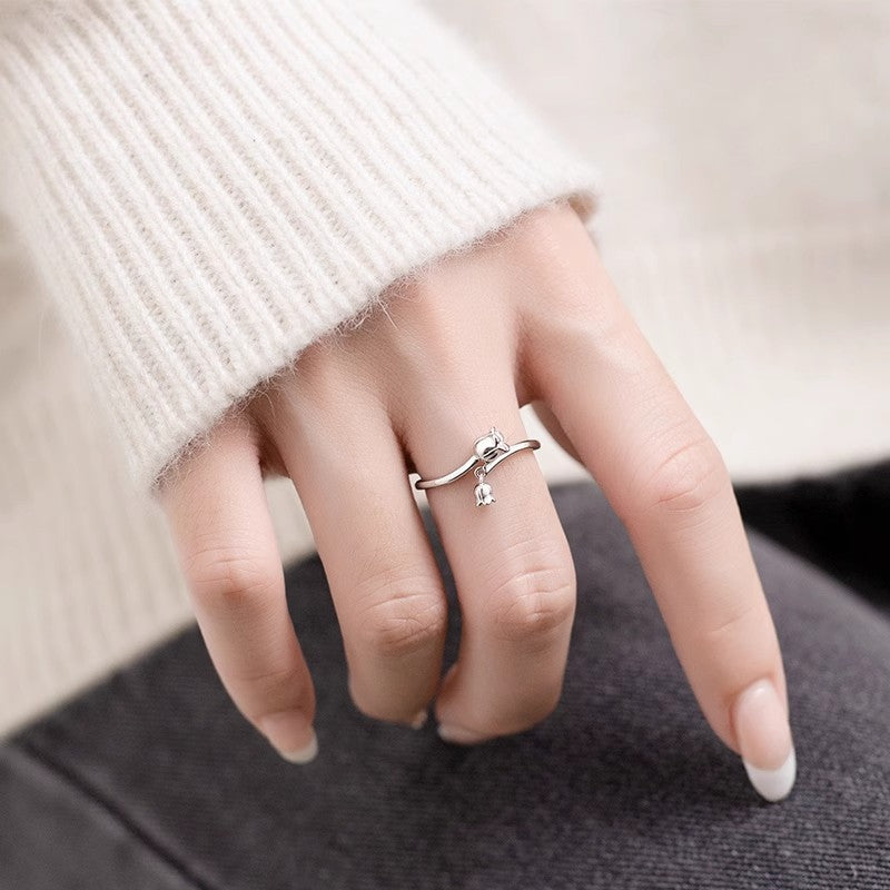 Damen Zierlicher Offener Ring mit minimalistischer Glockenanhänger Shop Nory