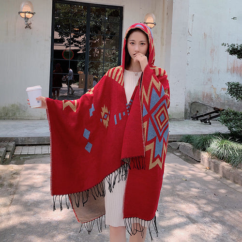 Damen Oversize-Strick-Kapuzenponcho im Ethno-Jacquard mit Fransensaum Shop Nory