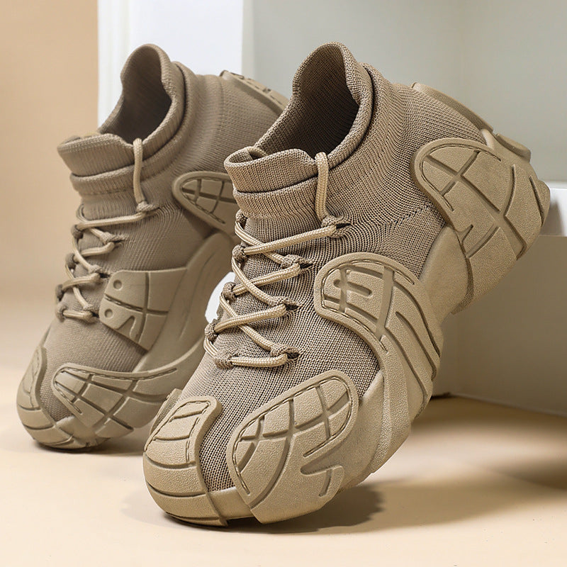 Herren nan massiver Sneaker mit sockenähnlichem Strickschaft, geformten Gummiapplikationen und griffiger Profilsohle Shop Nory