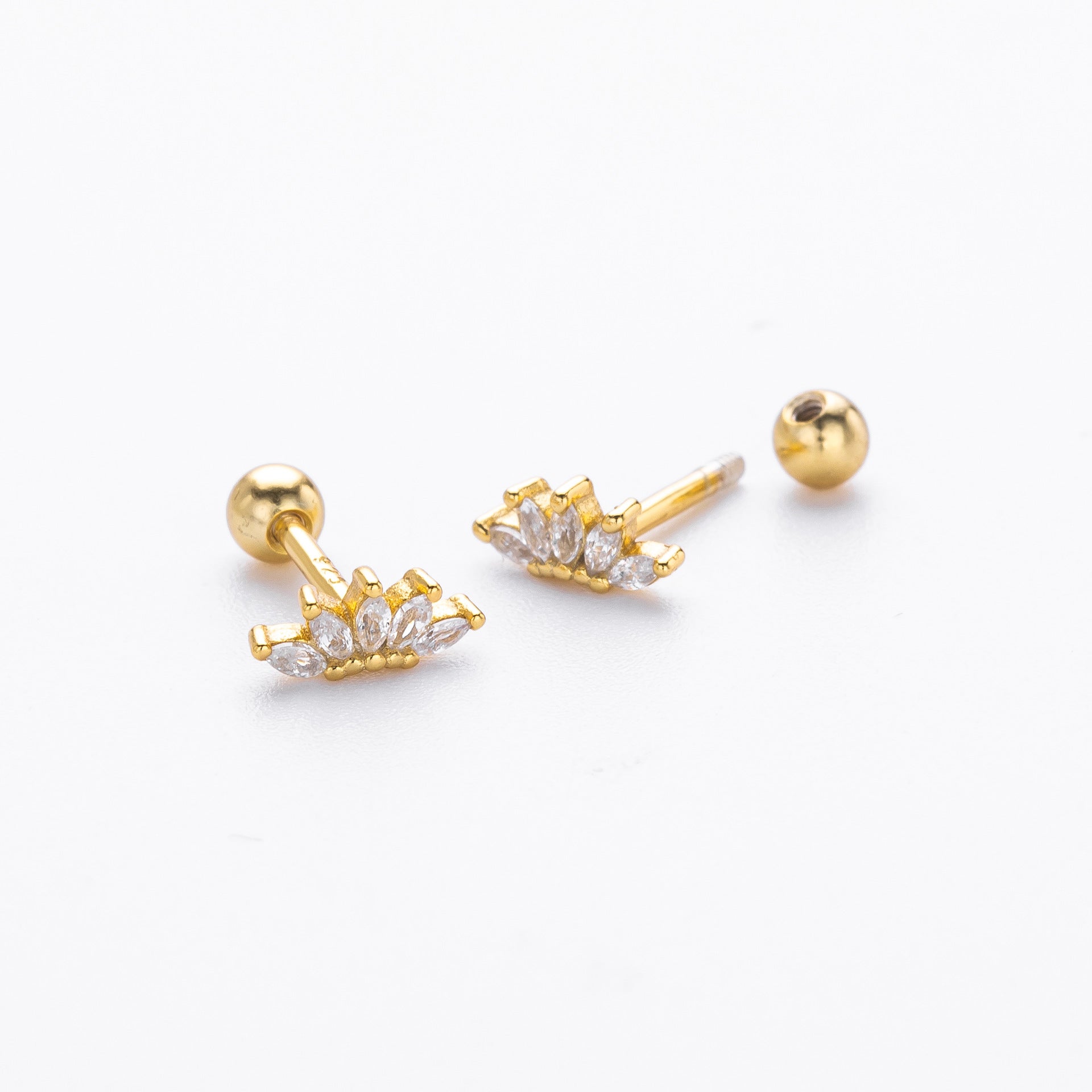 Damen Ohrstecker mit eleganter Krone aus hochwertigem 925 Sterling Silber Shop Nory