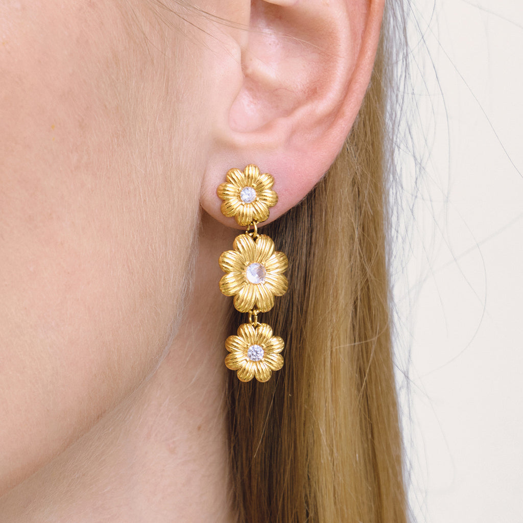Damen Ohrhänger mit blumenförmigem Design und funkelnden Zirkonia Shop Nory