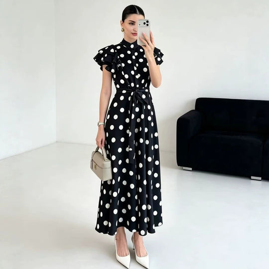 Damen Gepunktetes Maxikleid mit Stehkragen, Volantärmeln und Bindegürtel Shop Nory