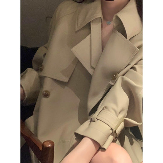 Damen Eleganter Midi-Trenchcoat mit Oversize-Schulterklappe, gerafften Ärmeln und taillierendem Bindegürtel Shop Nory