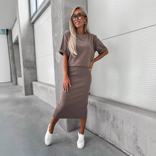 Damen lässiges Zweiteiler-Set aus Feinstrick mit oversized Shirt und Midi-Bleistiftrock mit Seitenschlitz Shop Nory