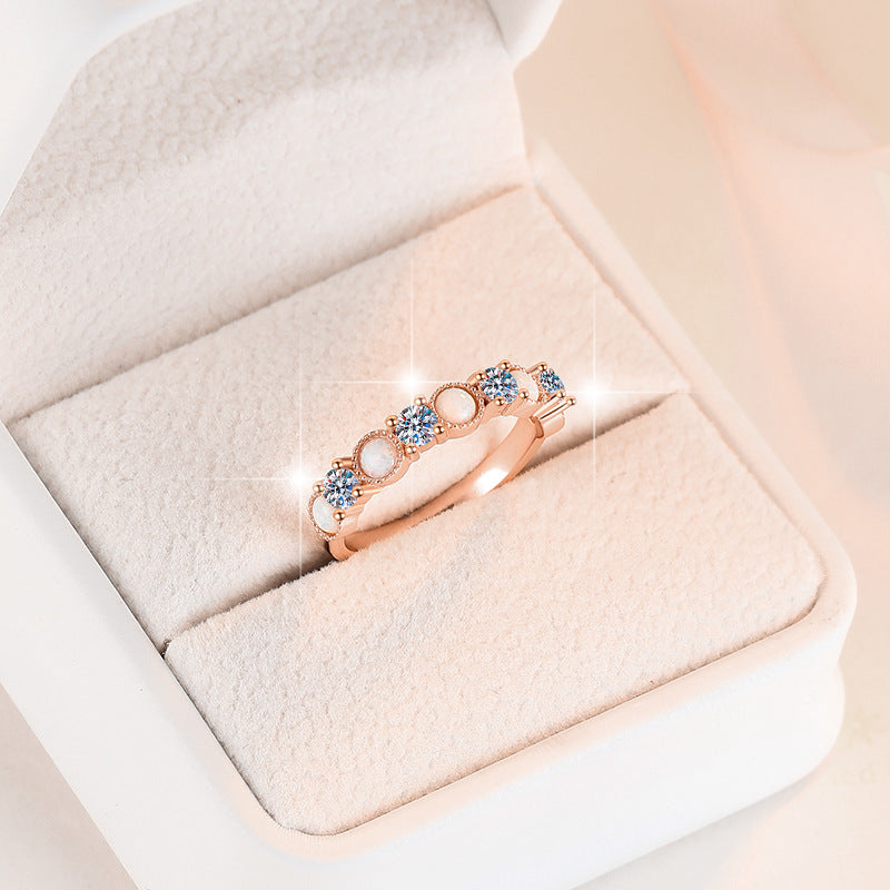 Damen eleganter Zirkonia-Bandring mit luxuriösem Design Shop Nory