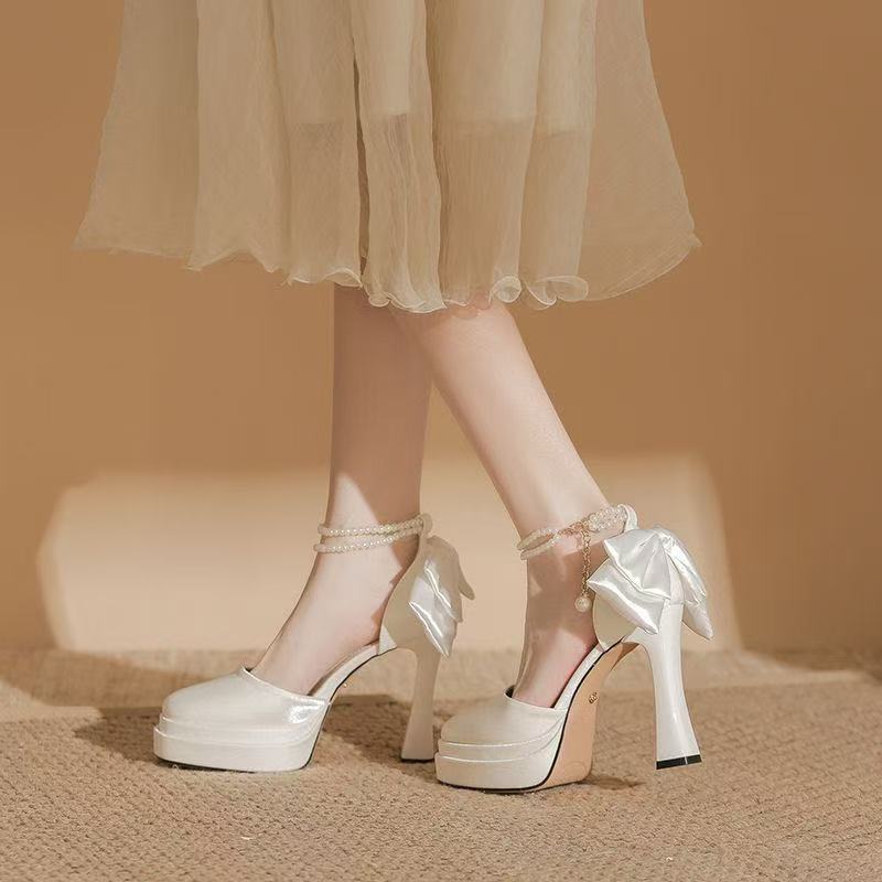 Damen Satin-Plateau-Pumps mit dekorativer Schleife und verstellbarem Knöchelriemen Shop Nory