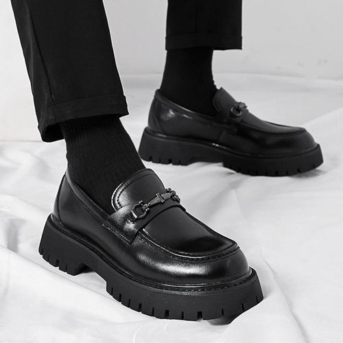 Herren Modische Loafers mit robustem Sohlenprofil und edler Schnallenverzierung