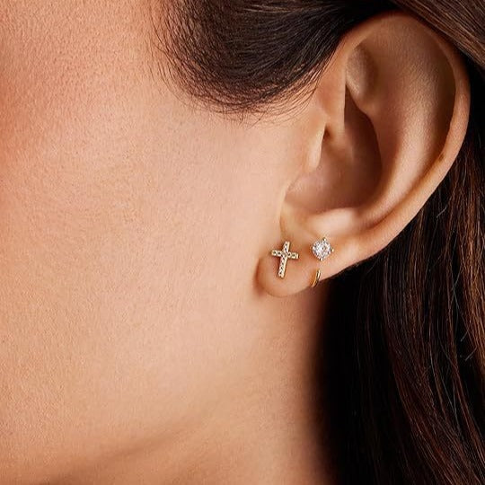 Damen Ohrstecker mit strahlendem Kreuzdesign und funkelnden Zirkonia Shop Nory