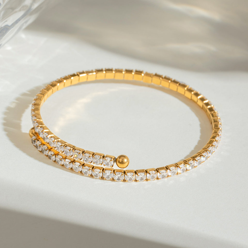 Damen Armband mit funkelnden Zirkonia und verstellbarem Design Shop Nory