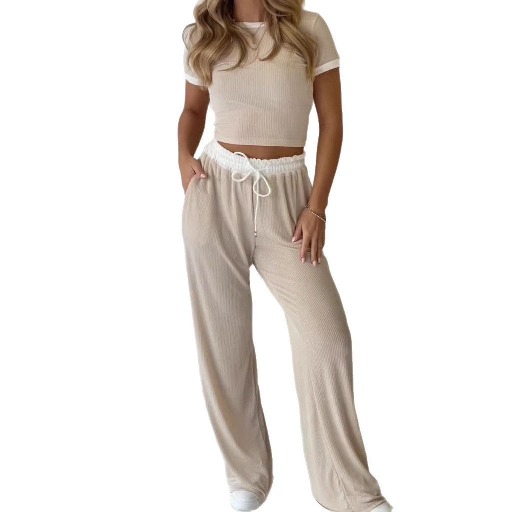 Damen lässiges zwei-teiliges Freizeit-Set mit cropped T-Shirt und weiten Hose