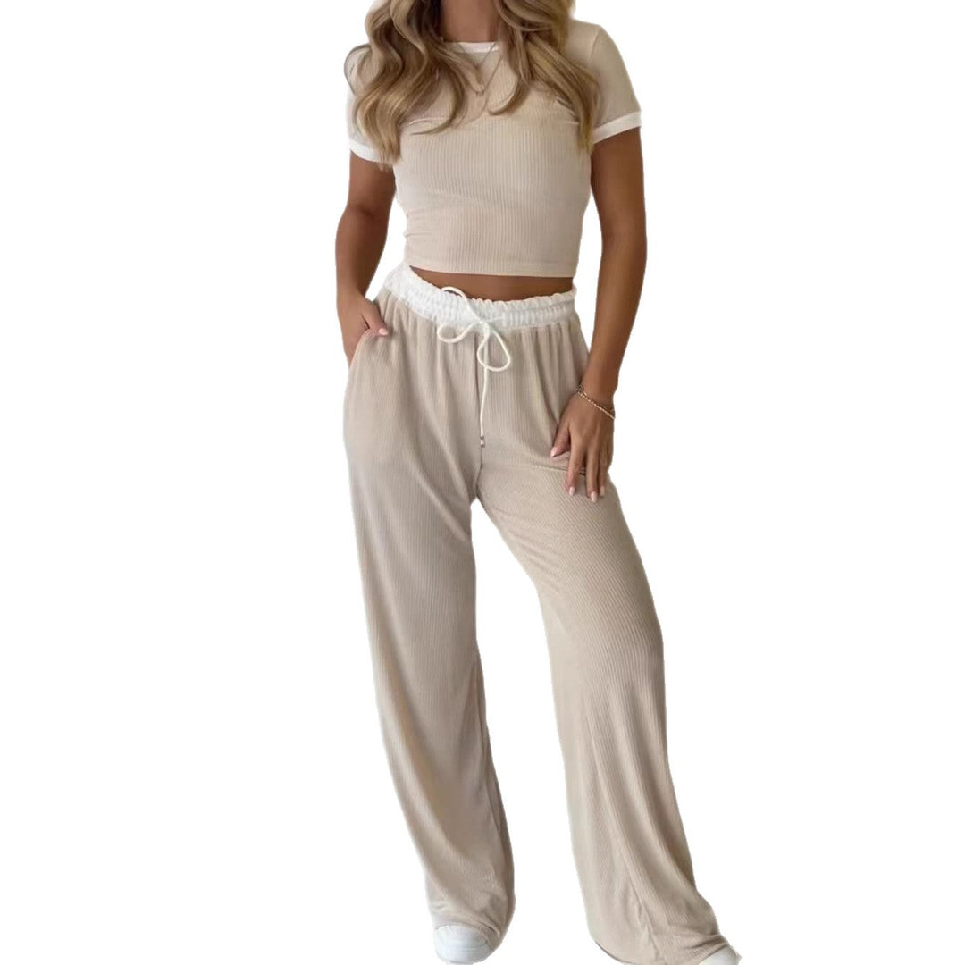 Damen lässiges zwei-teiliges Freizeit-Set mit cropped T-Shirt und weiten Hose