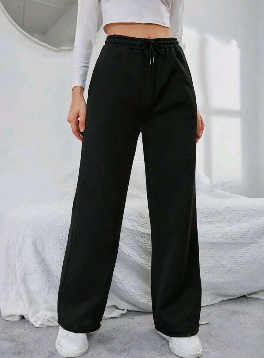 Damen nan High‑Waist Wide‑Leg Jogginghose mit elastischem Komfortbund, Kordelzug und tiefen Eingrifftaschen Shop Nory