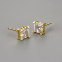 Quadratischer Ohrstecker / Gold 6 mm