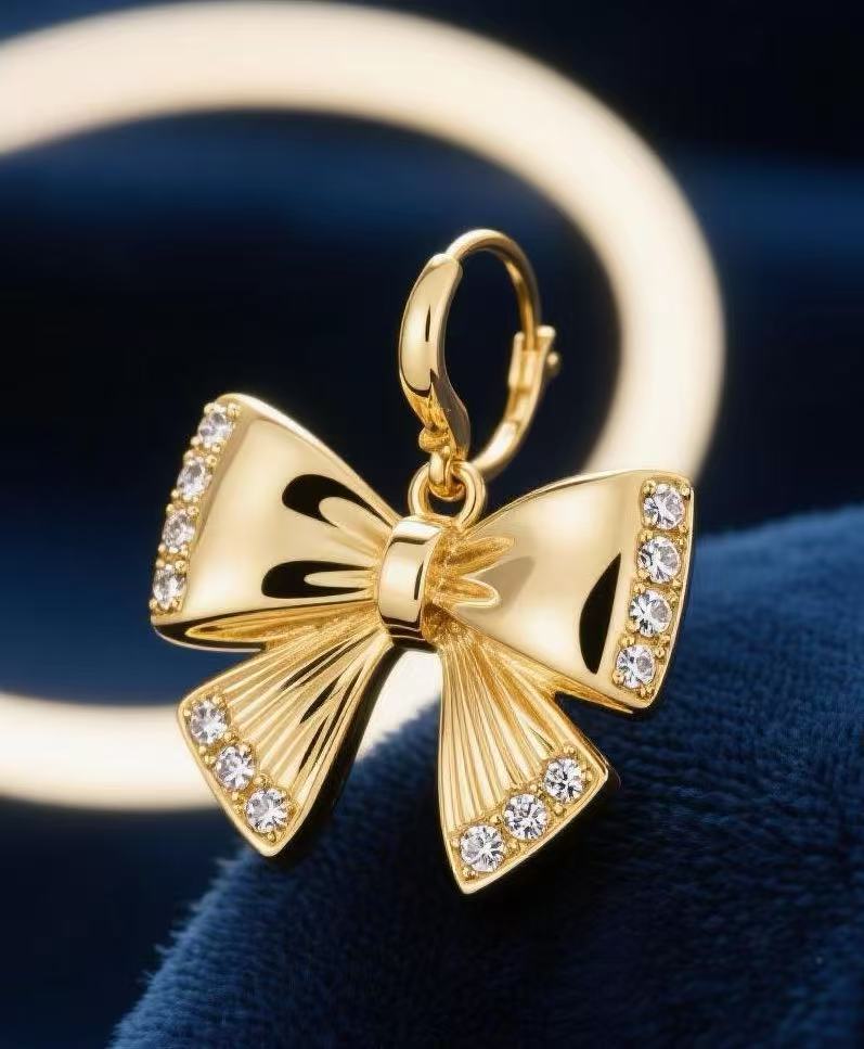 Damen Halskette mit elegantem Schleifen-Anhänger und funkelnden Zirkonia-Details Shop Nory