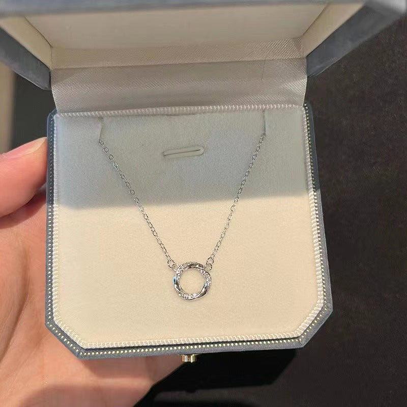 Damen elegante Halskette mit funkelndem Ringanhänger Shop Nory