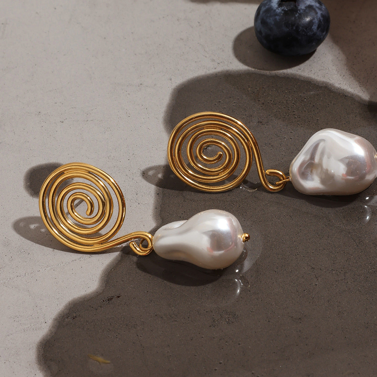 Damen Ohrringe mit hochwertigem Perlendesign von Shop Nory
