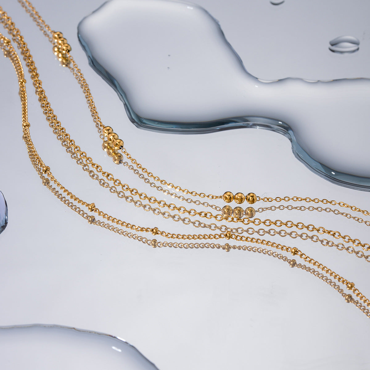 Damen Mehrlagige Halskette mit filigranen Gliederketten und zarten Detailverzierungen Shop Nory