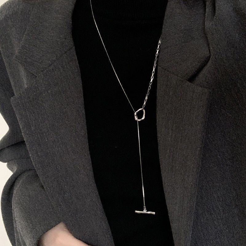 Damen lange Kette mit geometrischem Anhänger und eleganter Verarbeitung Shop Nory
