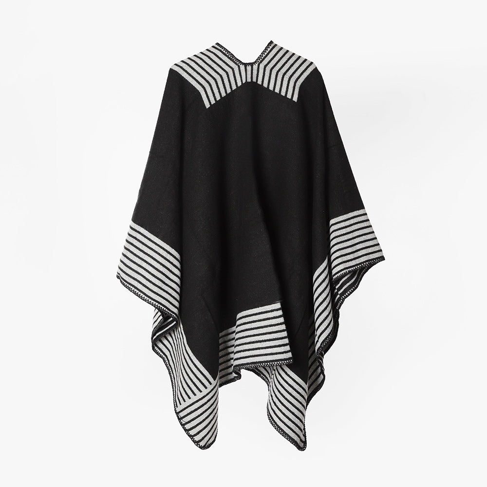 Damen Strickponcho aus Wollmix mit gestreiftem Jacquard und asymmetrischem Zipfelsaum Shop Nory