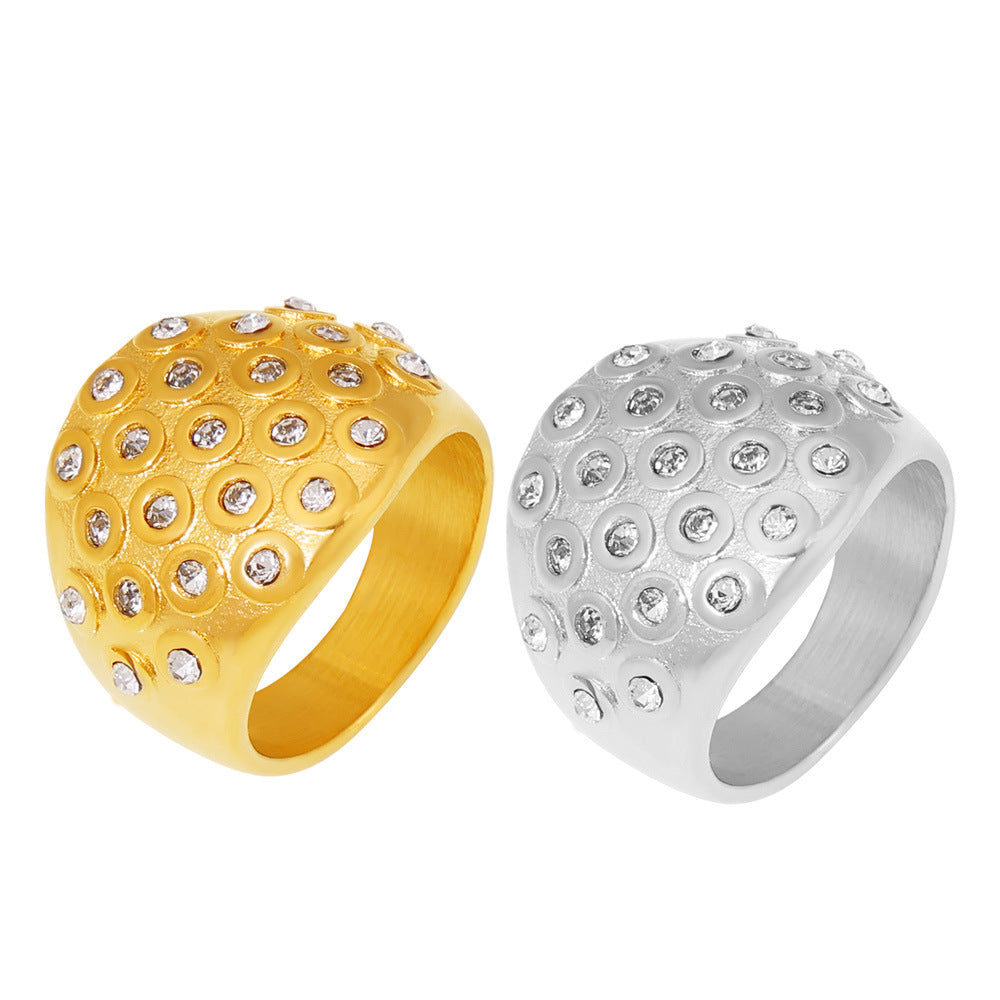 Damenring mit strukturiertem Design und funkelnden Zirkonen Shop Nory