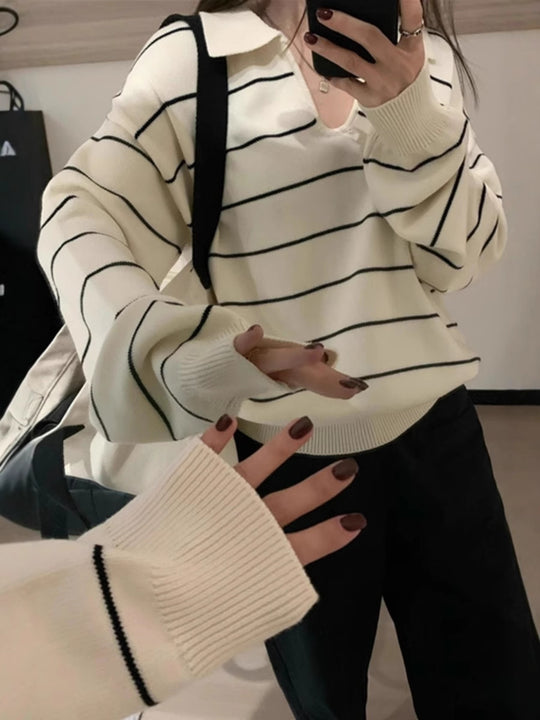 Damen Lässiger Oversize‑Strickpullover mit Polokragen und feiner Querstreifenoptik Shop Nory
