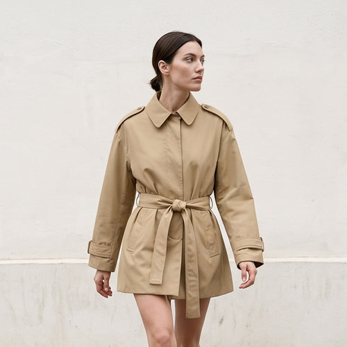 Damen Kurztrenchcoat mit Taillengürtel, Schulterklappen und verstellbaren Manschetten Shop Nory