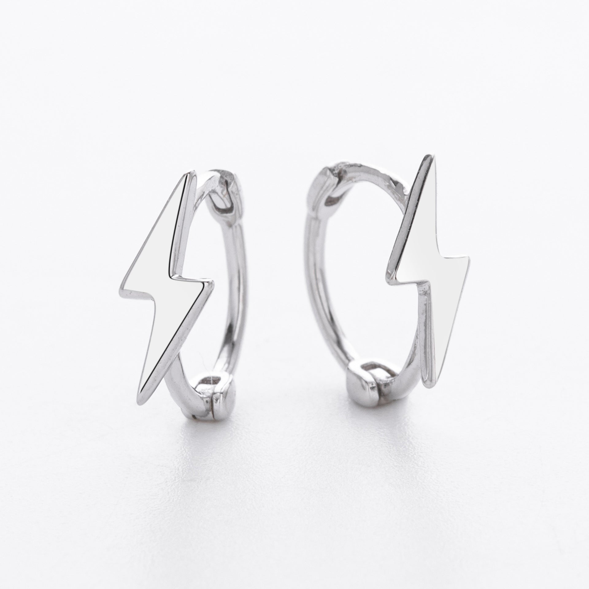 Damen Ohrhänger im modernen Blitzdesign aus hochwertigem 925 Sterling Silber Shop Nory