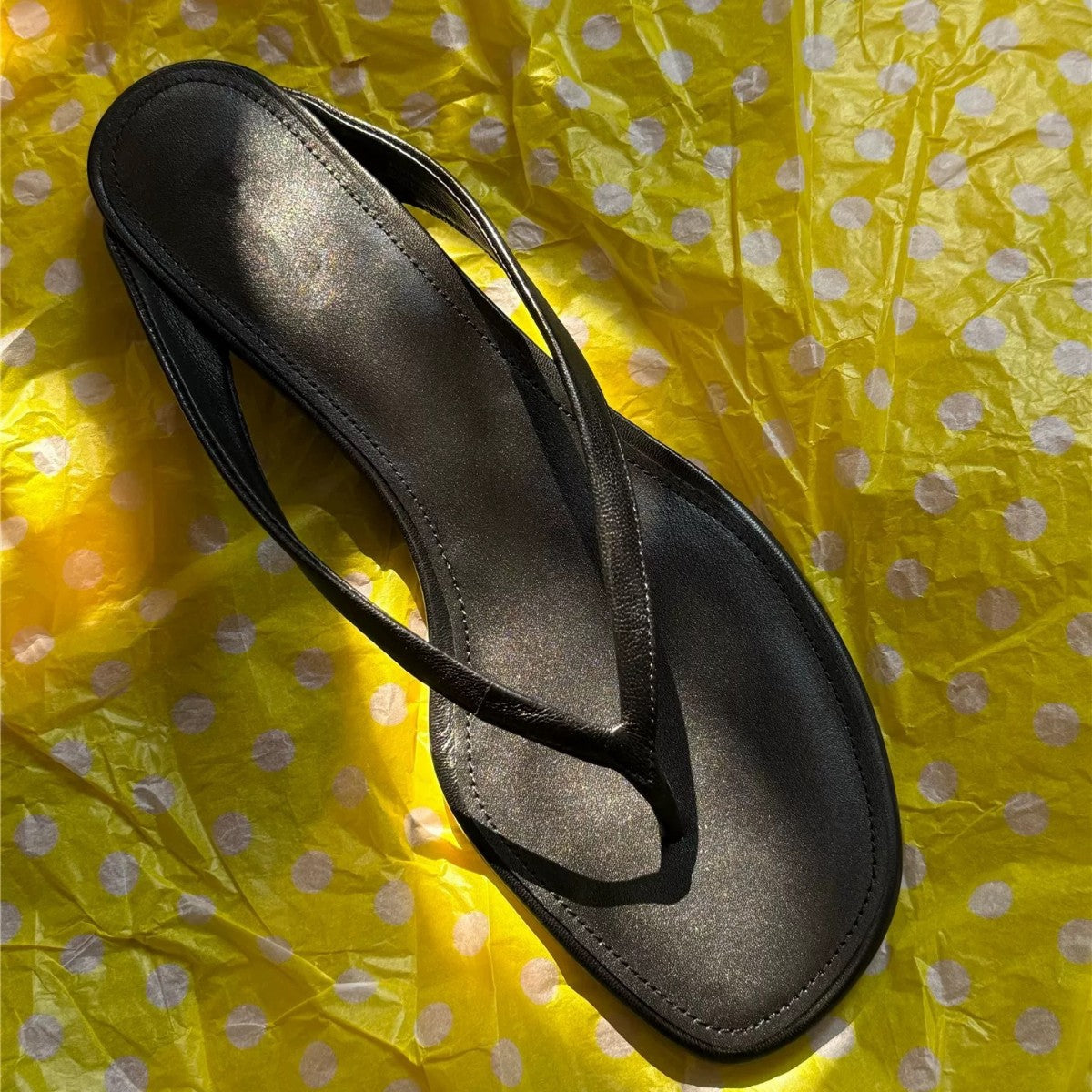 Damen elegante Zehentrenner-Sandalen mit minimalistischem Riemendesign