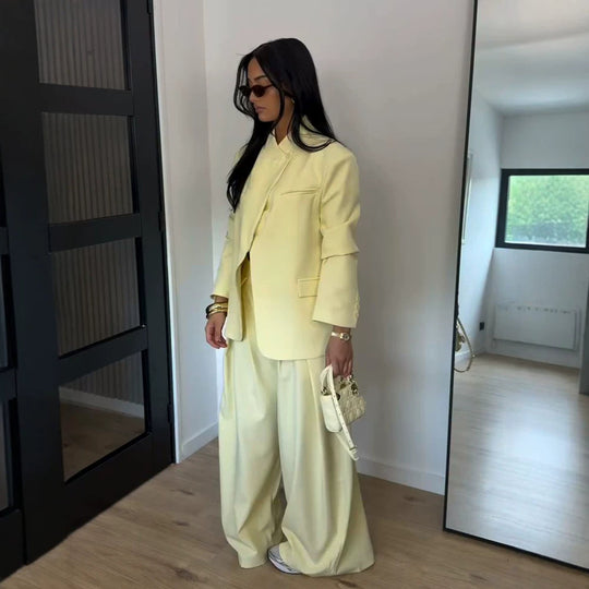 Damen Zweiteiliges Oversize-Sakko mit Stehkragen und weite Bundfaltenhose Shop Nory
